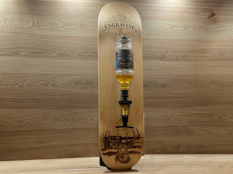 Concevez votre skate distributeur d'alcool gravé au laser à Strasbourg : Une touche d'originalité pour vos soirées